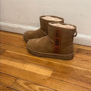 UGG Womens classic Mini Side Logo II chestnut